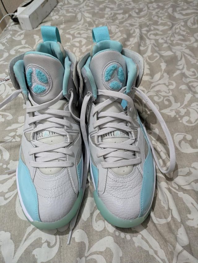 Nike Air Jordan Jumpman Two Tropical