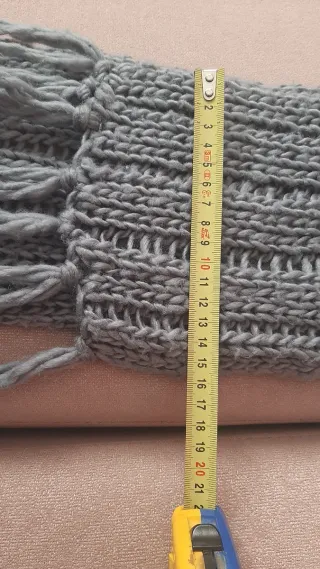 Bufanda de punto gris