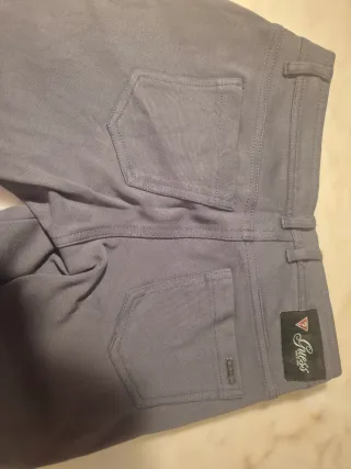 Pantalón Guess Gris Elástico Tipo Vaquero. Talla S