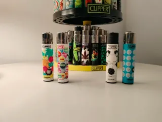 Pack 43 • 4 Accendini Clipper