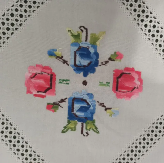 Colcha de lagartera tejida a mano