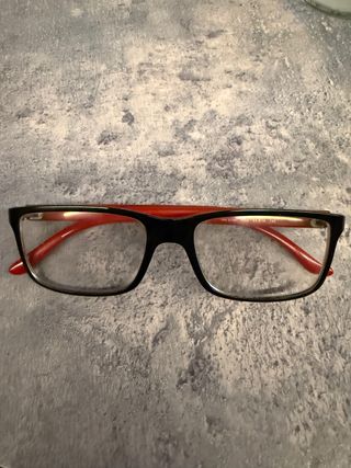 Gafas graduadas negras y rojas