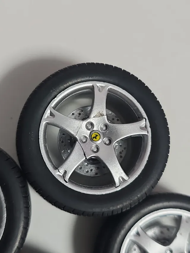 Llantas Ferrari Hot Wheels Elite 1/18