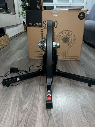 Rodillo Elite Suito con suscripción a zwift