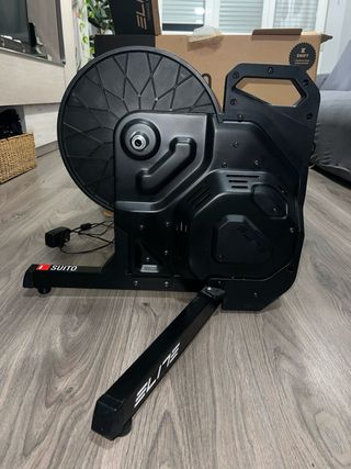 Rodillo Elite Suito con suscripción a zwift