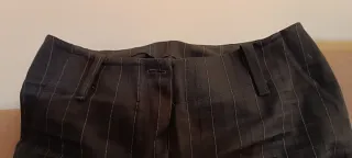 Pantalones de vestir negros y  a rayas