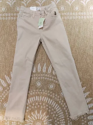 Pantalones vaqueros azules sin estrenar