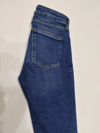 Pantalón vaquero Zara tiro medio azul oscuro Talla