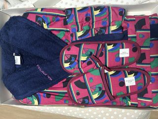 Albornoz Balenciaga Paris con Zapatillas. Talla L.