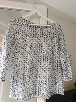 Blusa ligera manga larga estampada