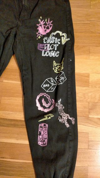 Pantalón jogger estampado chica