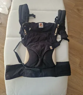 Mochila Portabebés Ergobaby  + funda impermeable