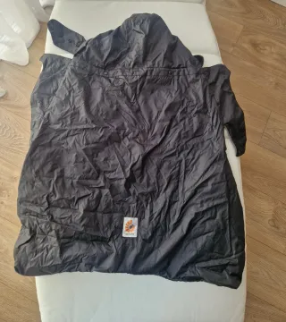 Mochila Portabebés Ergobaby  + funda impermeable