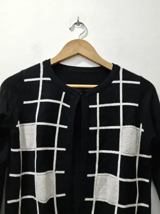 Cardigan donna elegante nero e bianco