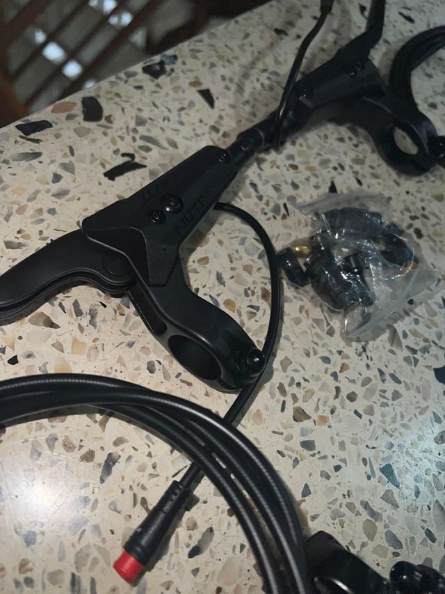 Freni idraulici NUTT per monopattino elettrico NUOVI