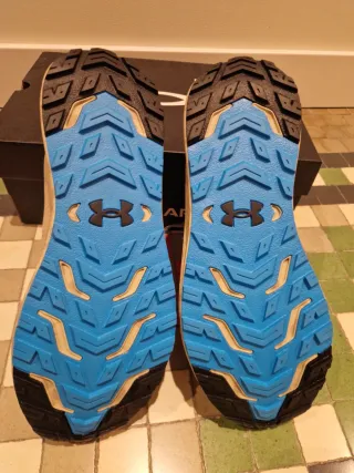 Zapatillas Under Armour Talla 42 Beige/Azul
