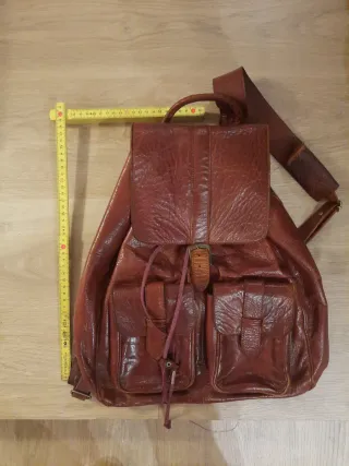 Mochila de piel marrón