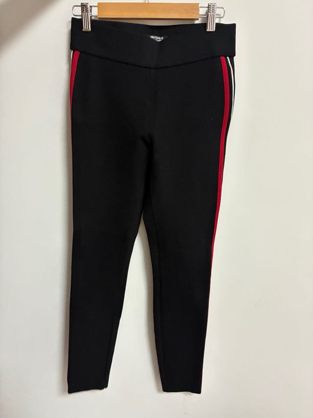 Zara Trafaluc Leggings Negros con Raya Roja