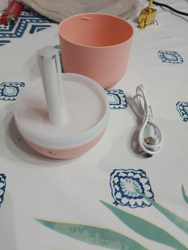 Humidificador de aire rosa para escritorio