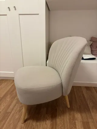 Poltrona da camera beige in tessuto