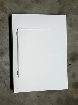 MacBook Air 15” M4 16GB 256GB