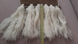 Bufanda tejida con flecos