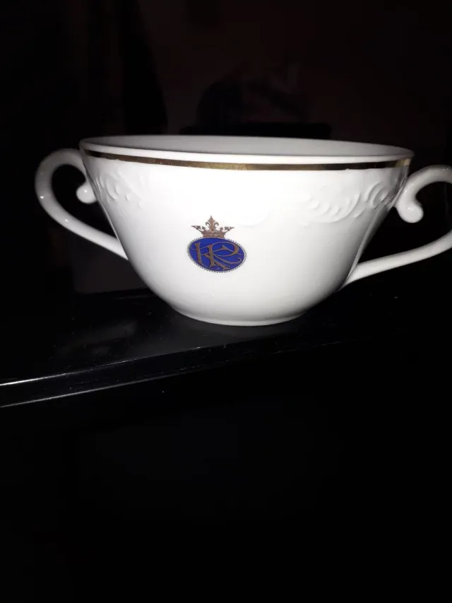 Tazas consomé porcelana doradas