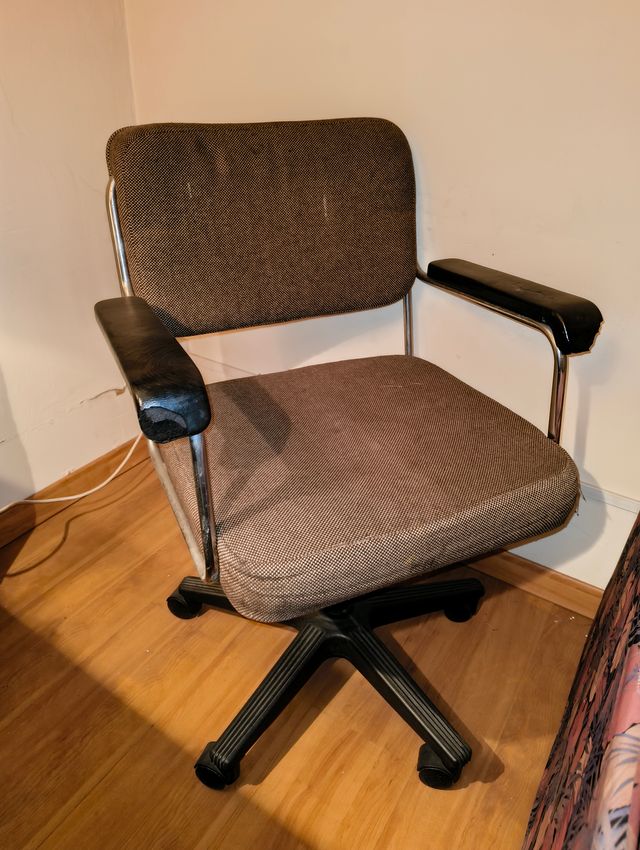 Silla de oficina vintage con ruedas