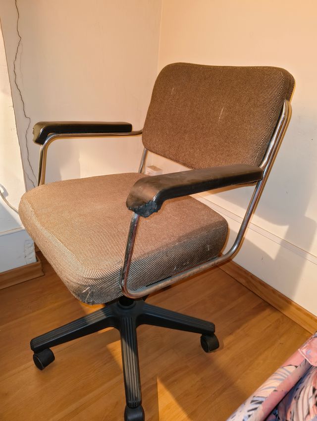 Silla de oficina vintage con ruedas