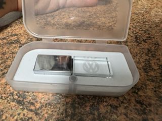 Volkswagen Logo Cristal y Metal