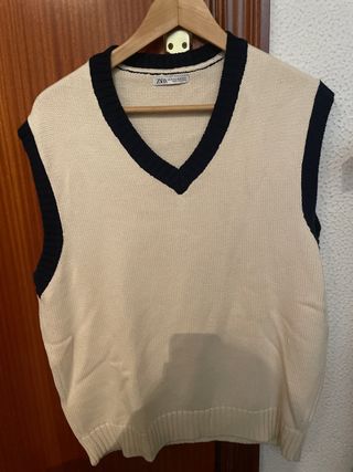 Chaleco de punto Zara beige y negro
