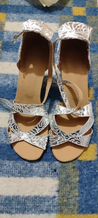 Zapatos de baile plateados