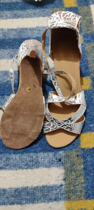 Zapatos de baile plateados