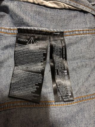 Chaqueta vaquera Zara con capucha Talla M