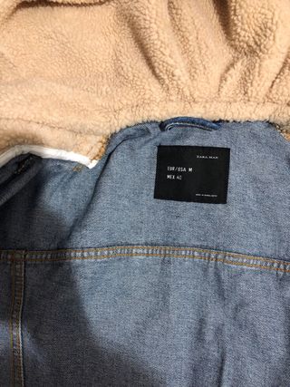 Chaqueta vaquera Zara con capucha Talla M