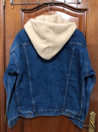 Chaqueta vaquera Zara con capucha Talla M