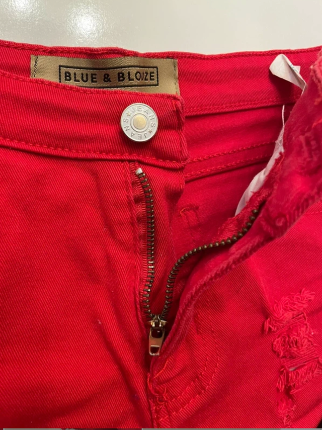 Shorts Rojos Desgastados BLUE & LOUZE