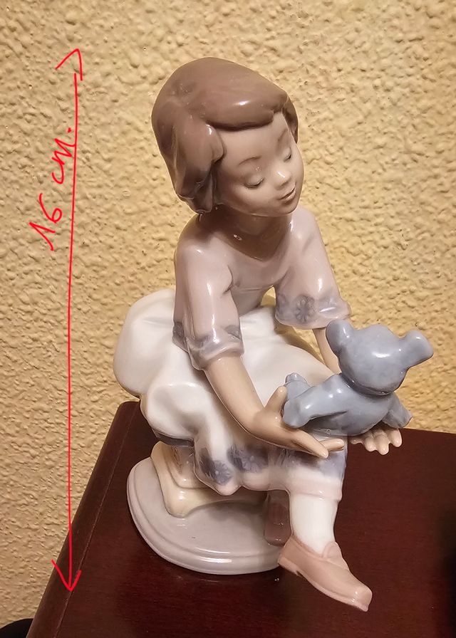 Figura Lladró Niña con Osito Colección