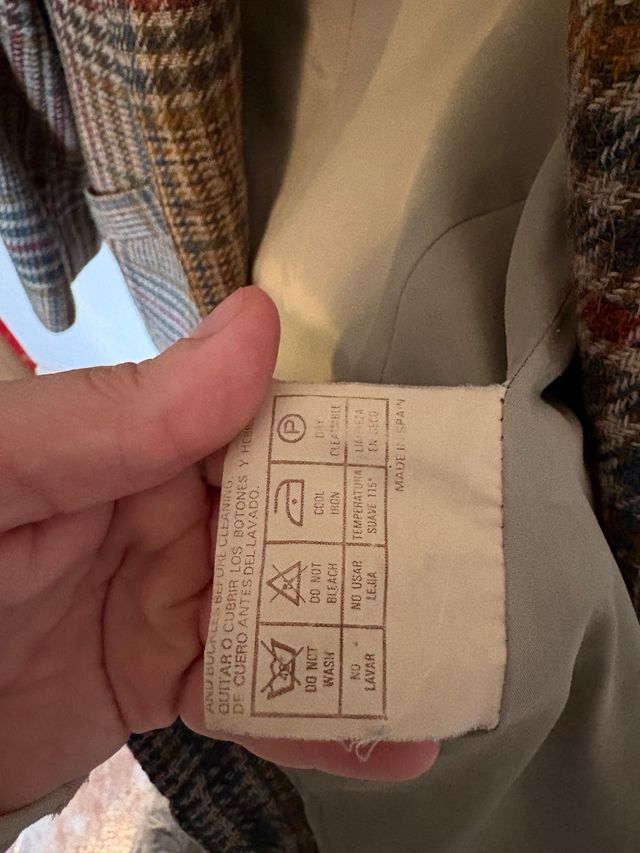 Chaqueta Mujer Burberrys cuadros y coderas.