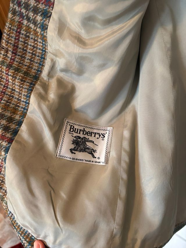 Chaqueta Mujer Burberrys cuadros y coderas.