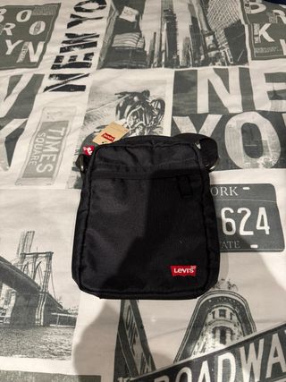 Bandolera Levi's Negra