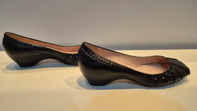 Zapatos tacón cuña Biviel negros