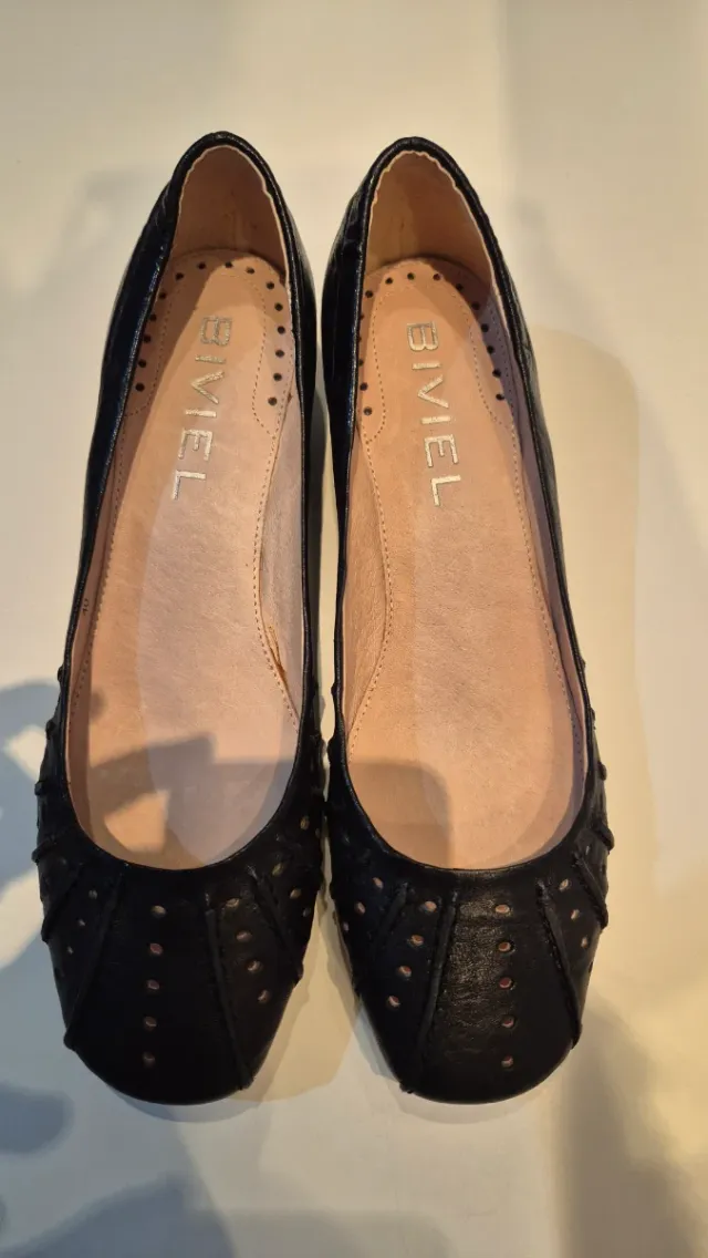 Zapatos tacón cuña Biviel negros