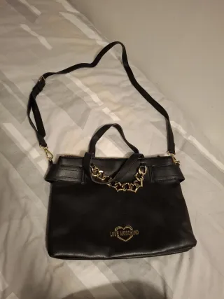 Bolso Love Moschino Negro y Dorado