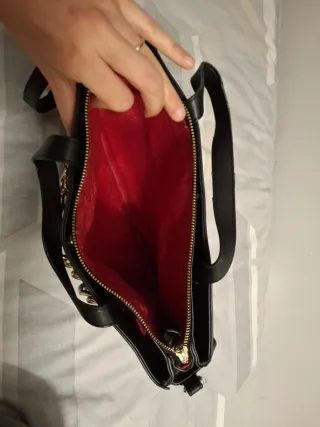 Bolso Love Moschino Negro y Dorado