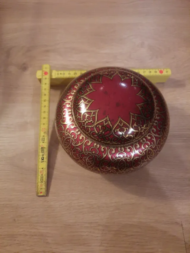 Lata antigua caramelos decorada