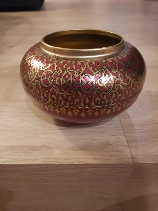 Lata antigua caramelos decorada