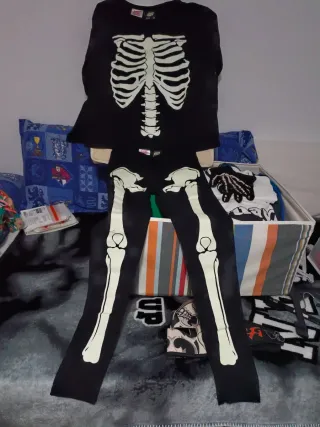 Pijama esqueleto negro y blanco