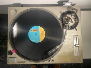 Technics SL-1200 MK2