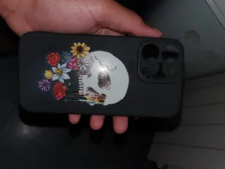 Funda iPhone 14 Pro Max Diseño Calavera Flores
